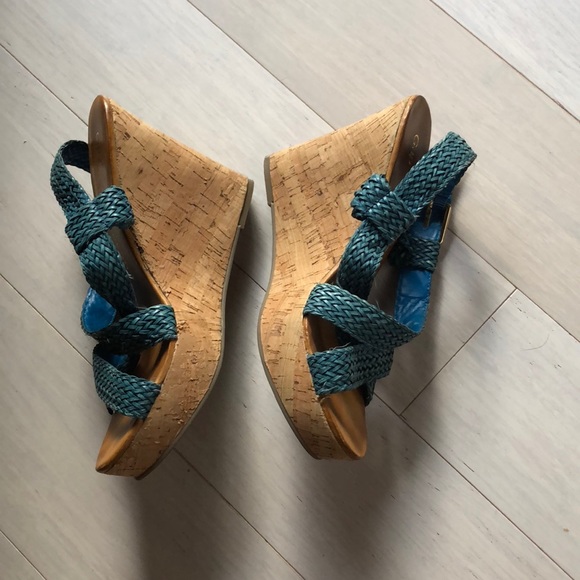 Heels - Picture 2 of 3